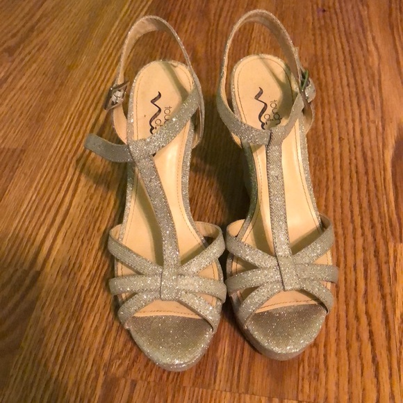 Heels - Picture 2 of 3